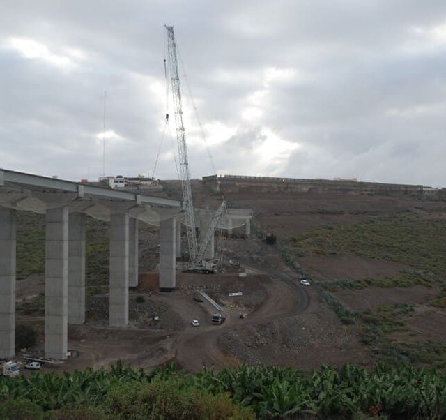 Grúas y Transportes Bony puente